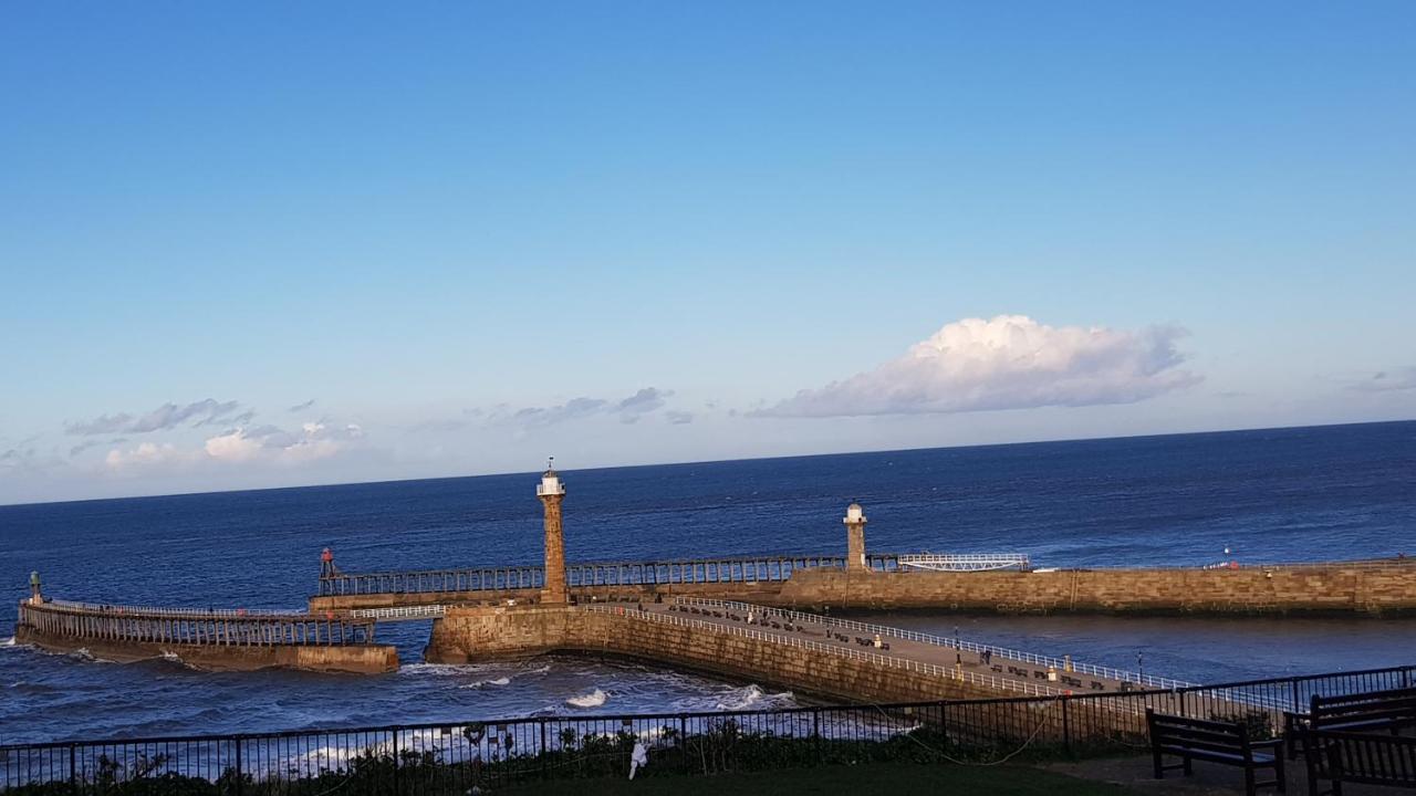 The Hideaway Villa Whitby Exterior foto