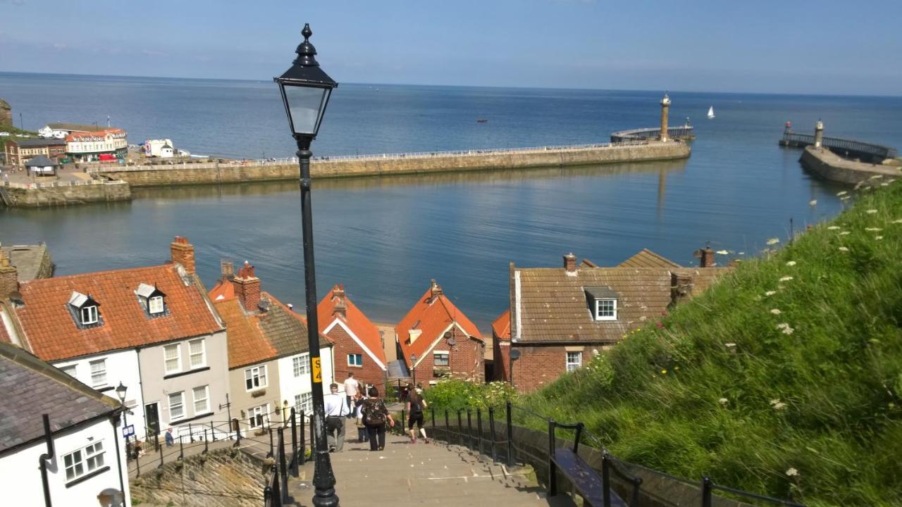 The Hideaway Villa Whitby Exterior foto
