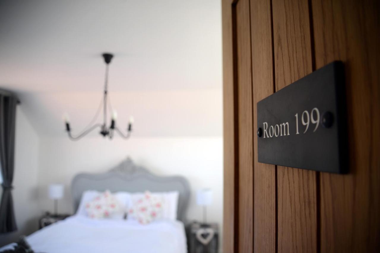 The Hideaway Villa Whitby Exterior foto